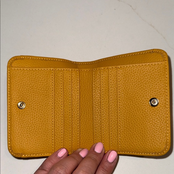 Genuine Leather Wallet w/Coin Purse - Picture 4 of 5